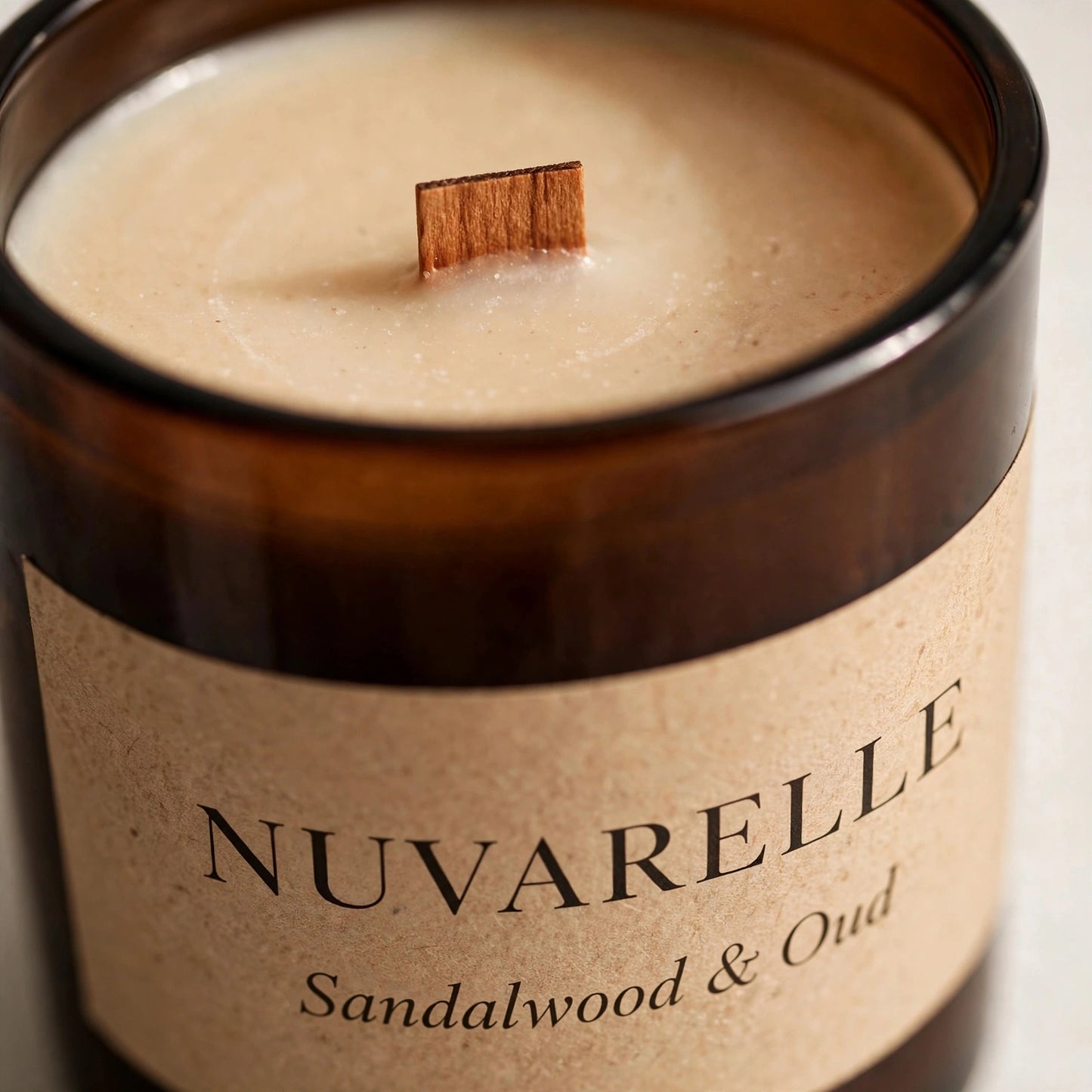 Nuvarelle Noir Oud - Sandalwood & Oud Woodwick Candle